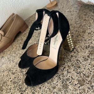 Valentino rockstud Black Suede Stud Block Heel Peep-Toe Pumps